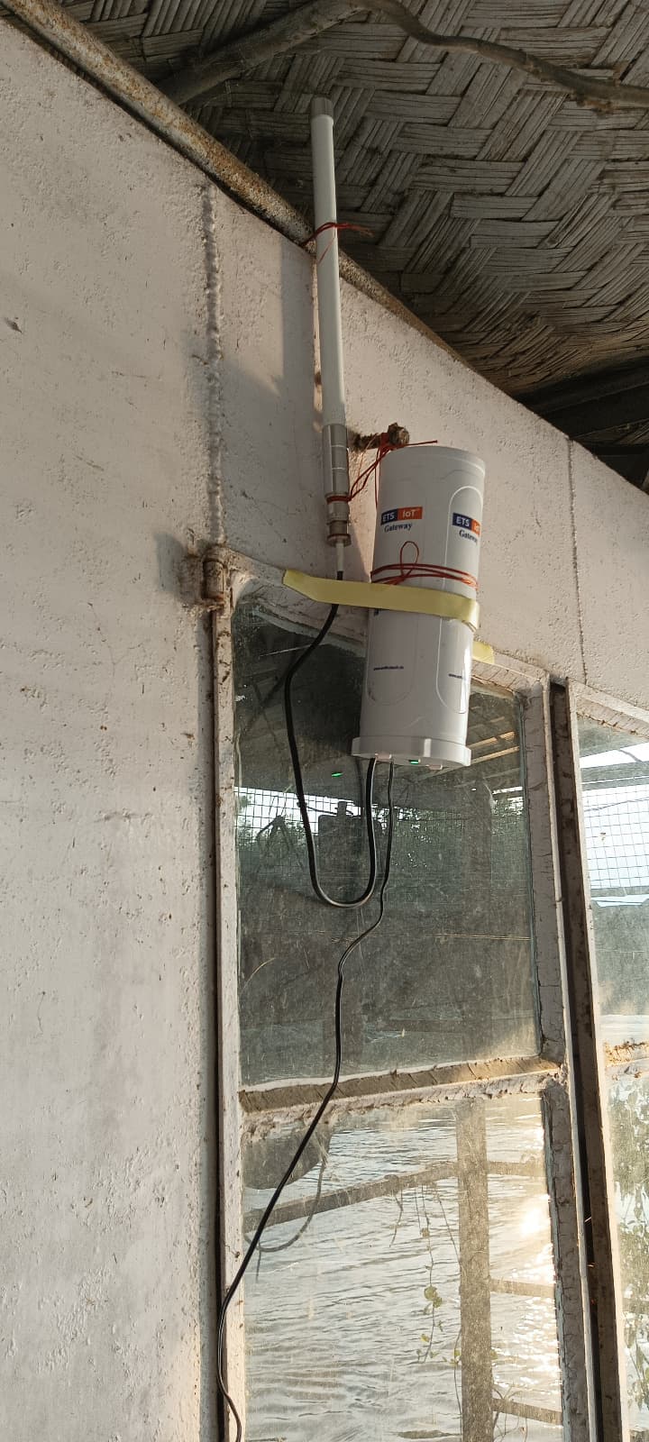 LoRaWAN ETS IoT Gateway installed on wall